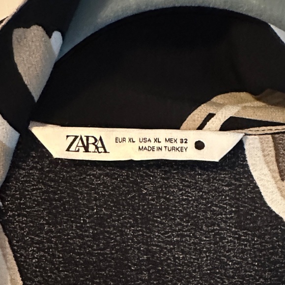 Zara Black and Cream Graphic Blouse - Picture 2 of 3